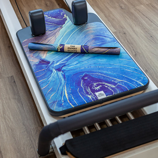 Reformer Pilates Matte für Reformer Pilates mit Weltraumoptik auf Reformer Pilates Geraet Gesamtansicht