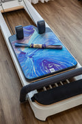 Reformer Pilates Matte für Reformer Pilates mit Weltraumoptik auf Reformer Pilates Geraet Gesamtansicht